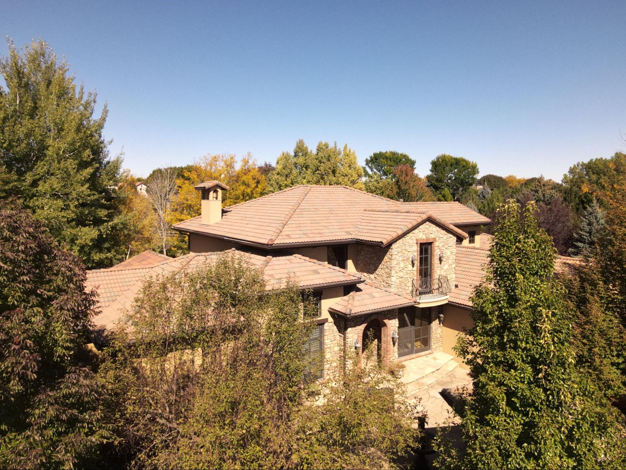 Image What Type of Roof is Best for Colorado Homes?